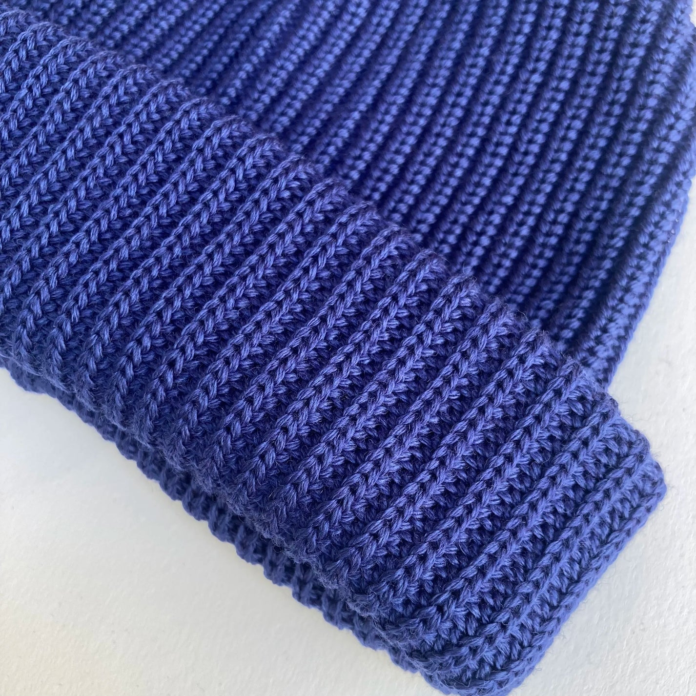 CARPASUS / Bonnet en laine mérinos, bleu