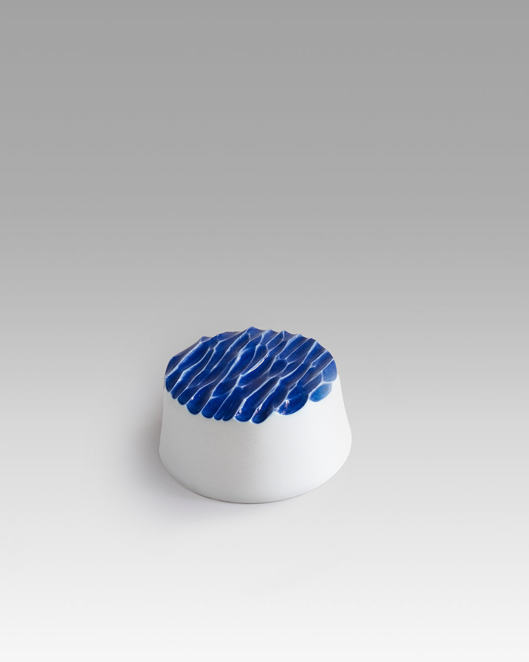 Maly Jdahim / porte-savon petit rond - bleu foncé