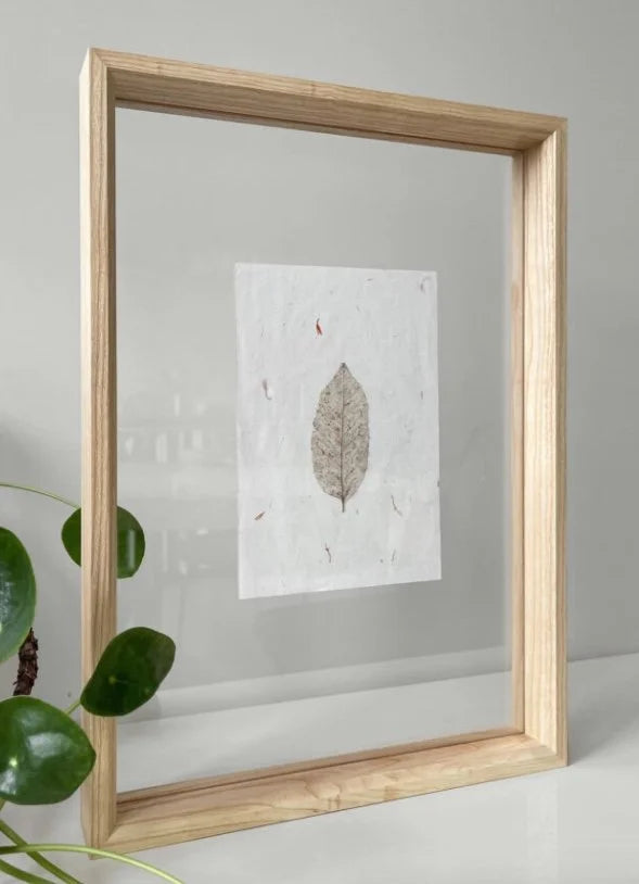 Bienvenue Studios / cadre photo en bois / "Curiosity Cabinet"