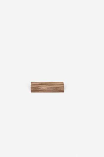 Bienvenue Studios / Porte-carte en bois, court, S