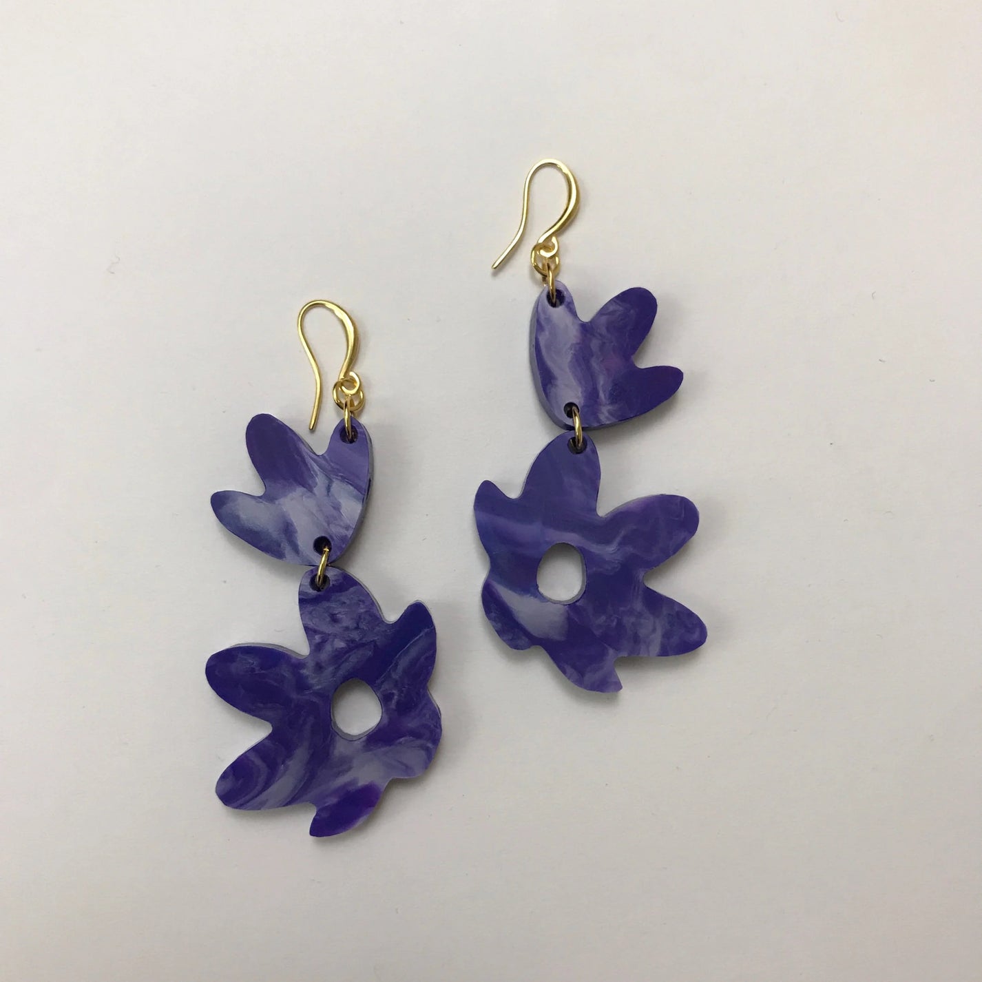 CURA Jewellery / Falling flowers earrings, purple