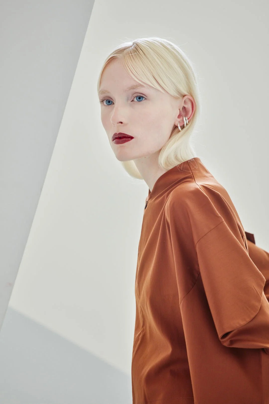hana kim / Bold earpiece, or