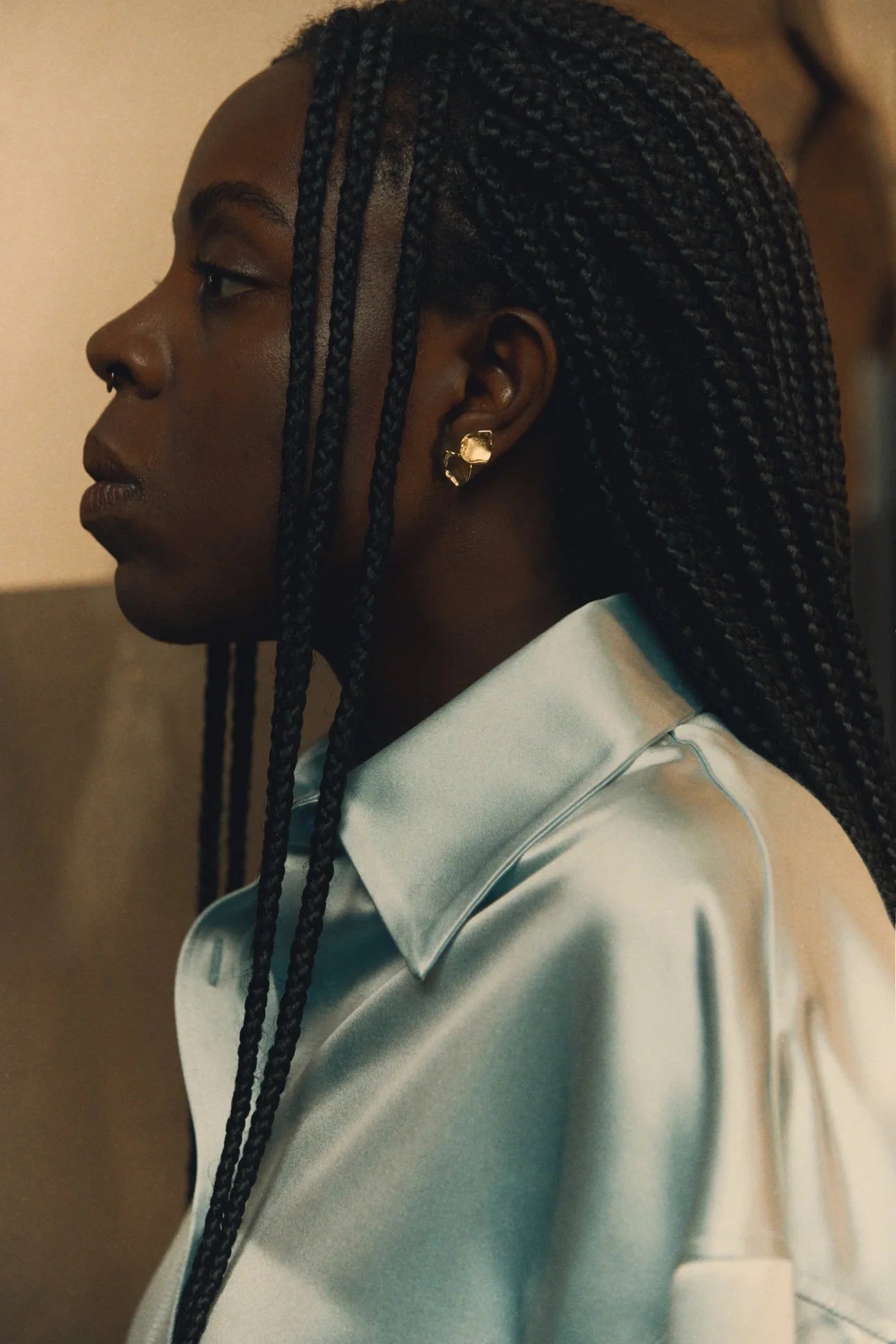 hana kim / Small petal Studs - or