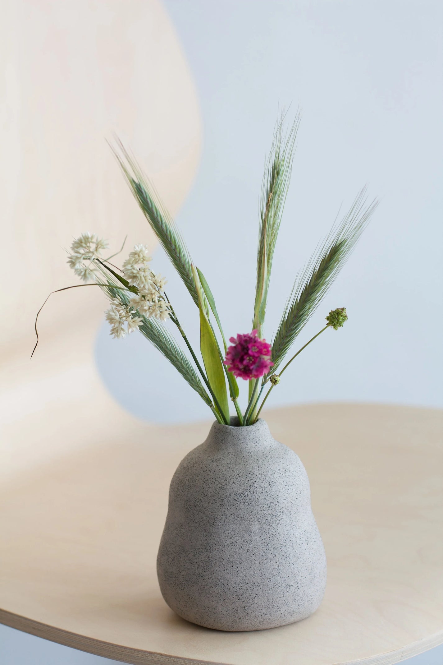 Glay Studio / Petit vase en grès, gris uni