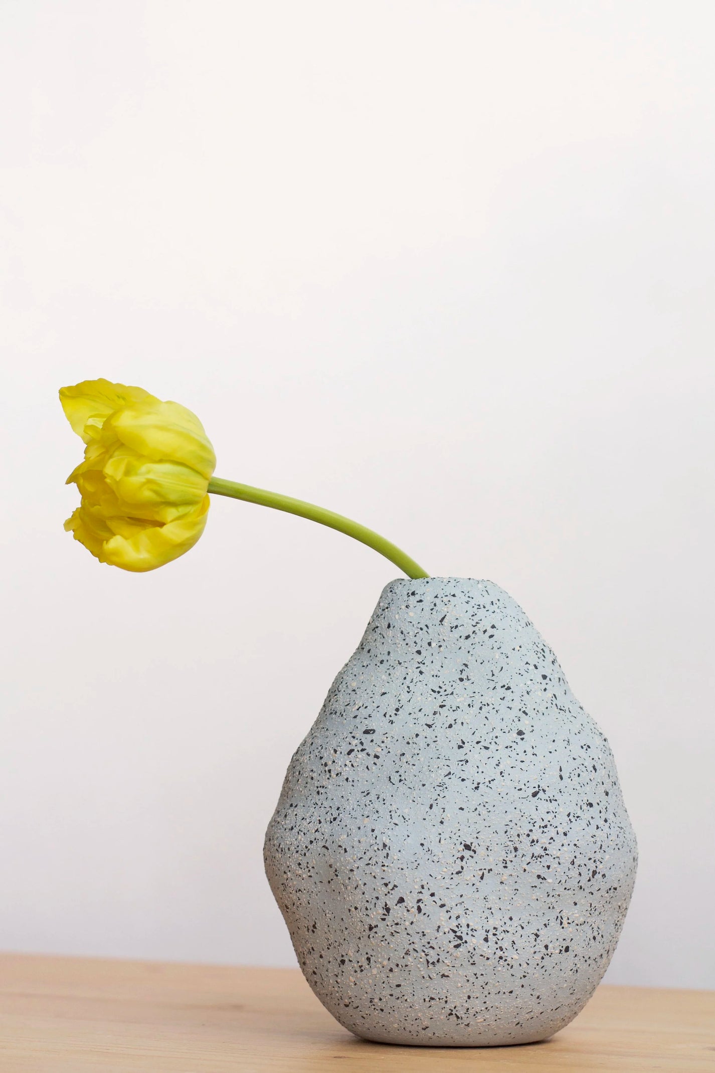 Glay Studio / Vase moyen en grès, bleu clair