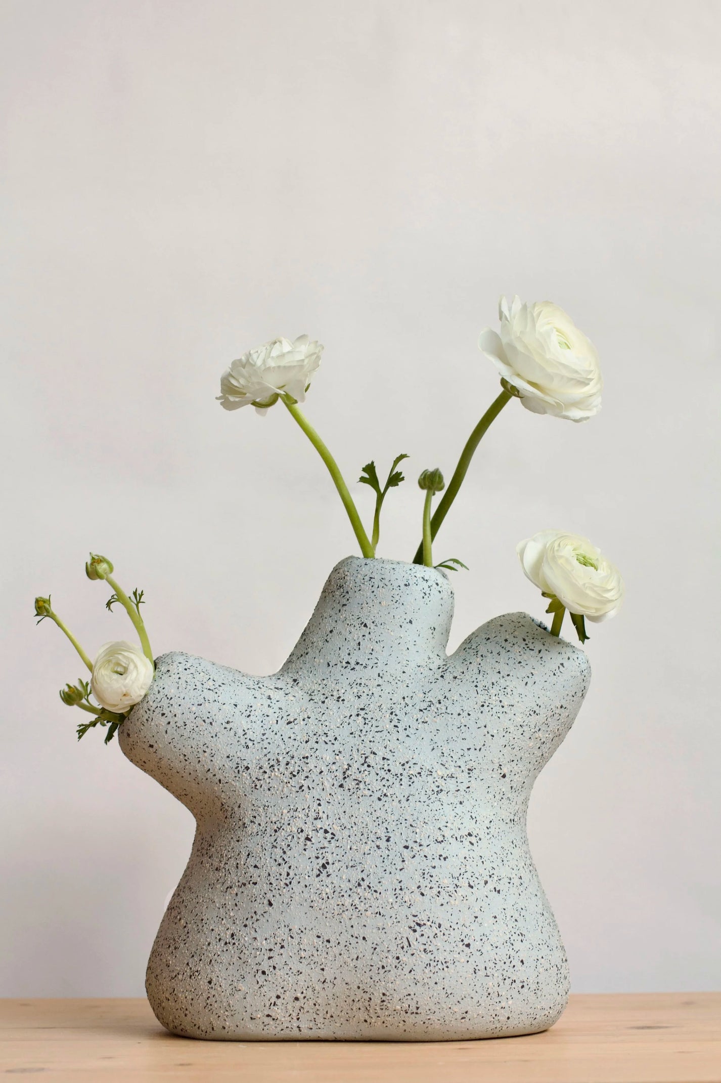 Glay Studio / Grand vase en grès, bleu clair