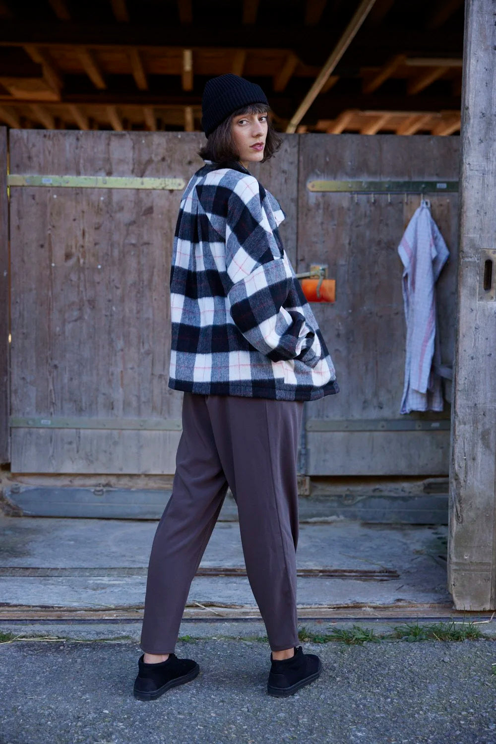 LABORATOIRE / Pantalons Intro, taupe