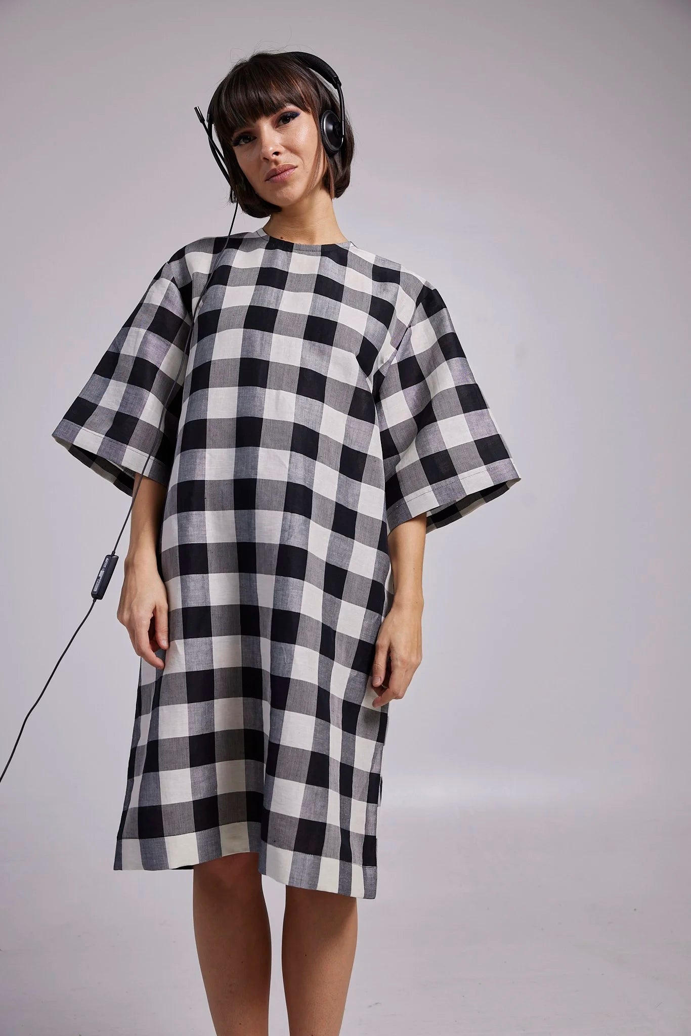 LABORATOIRE / Robe T - carreaux noir et blanc