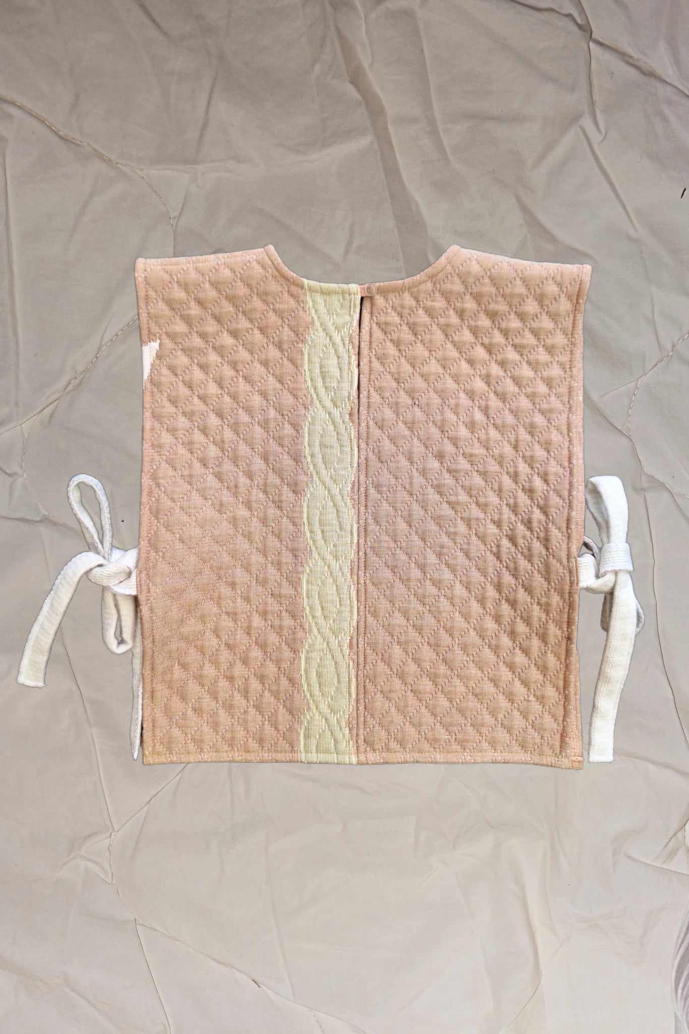 RE/Cover / Gilet à nœuds - Pastel à motifs