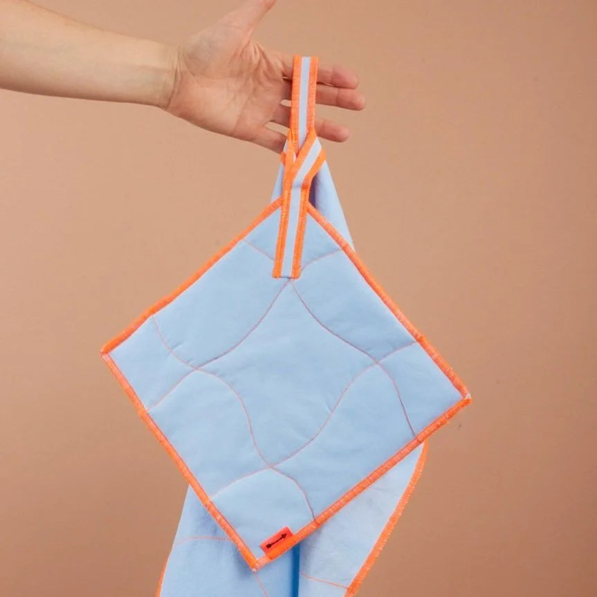 LABO / Manique, bleu clair-orange fluo