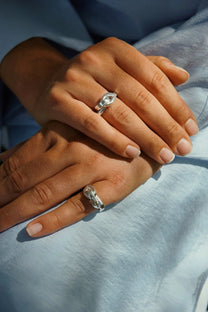 hana kim / Big Embrace Ring, argent