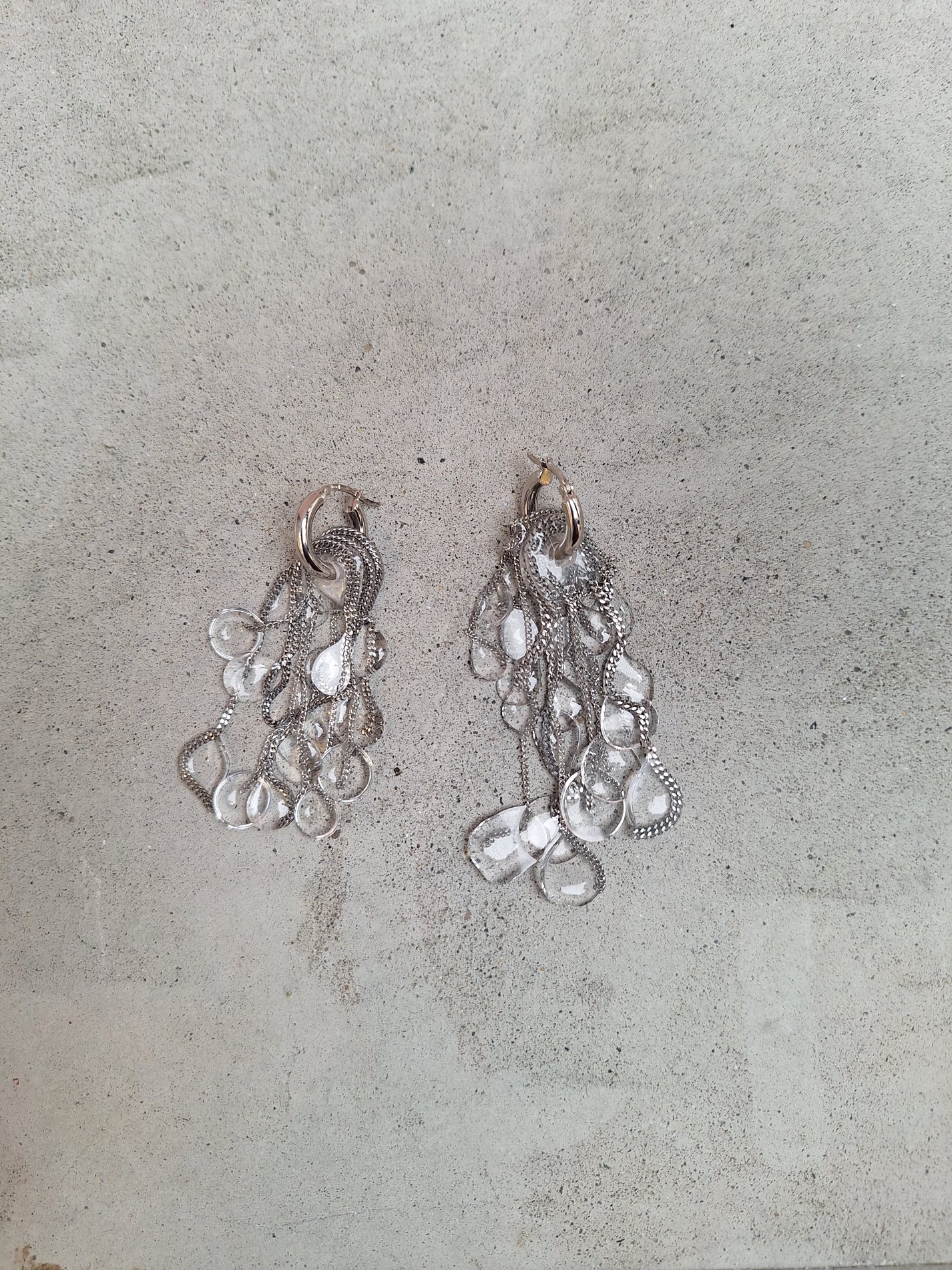 Vanessa Schindler /  BO - Chain Chandeliers