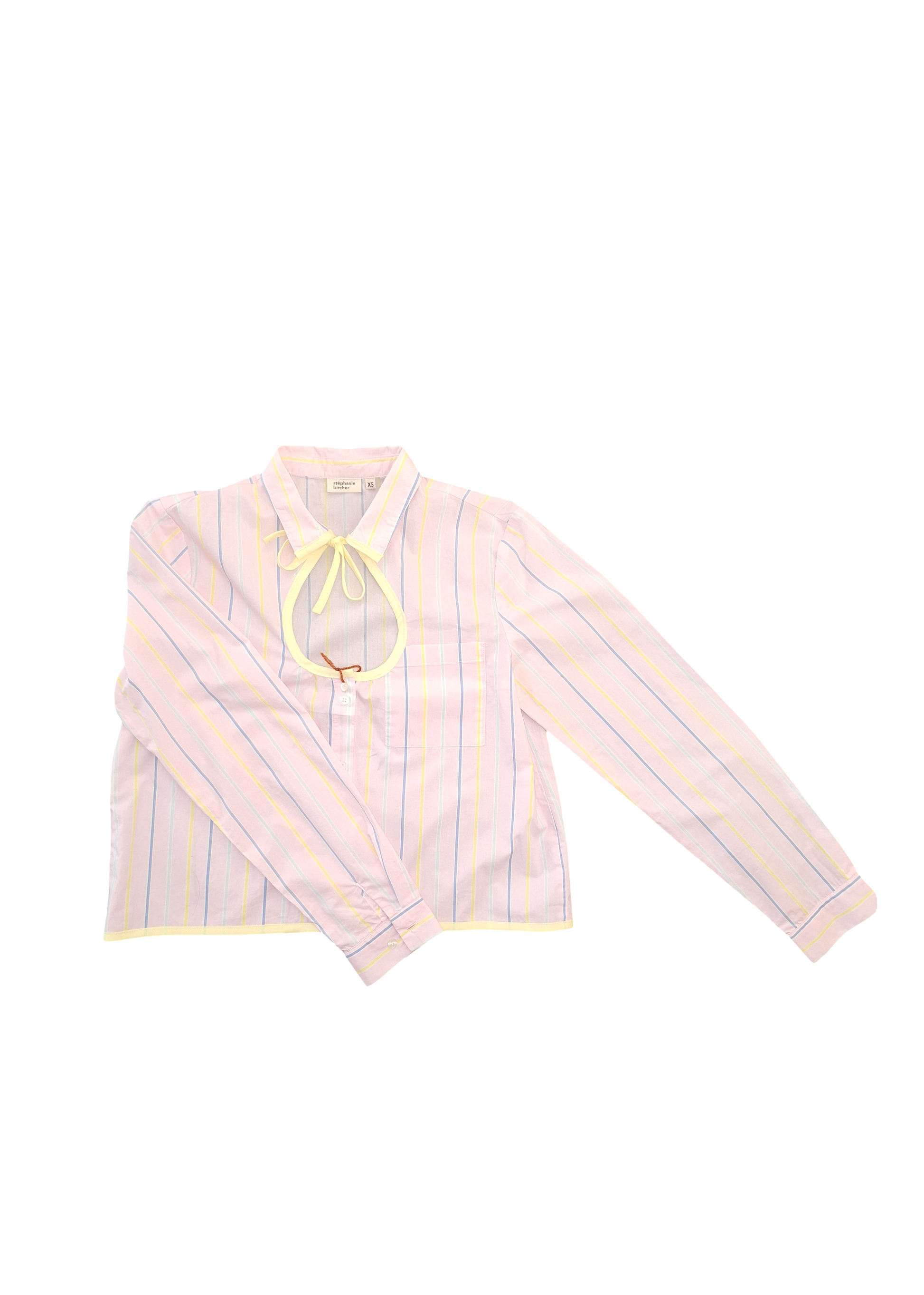 Stephanie Bircher / short flower shirt, white with red stripe