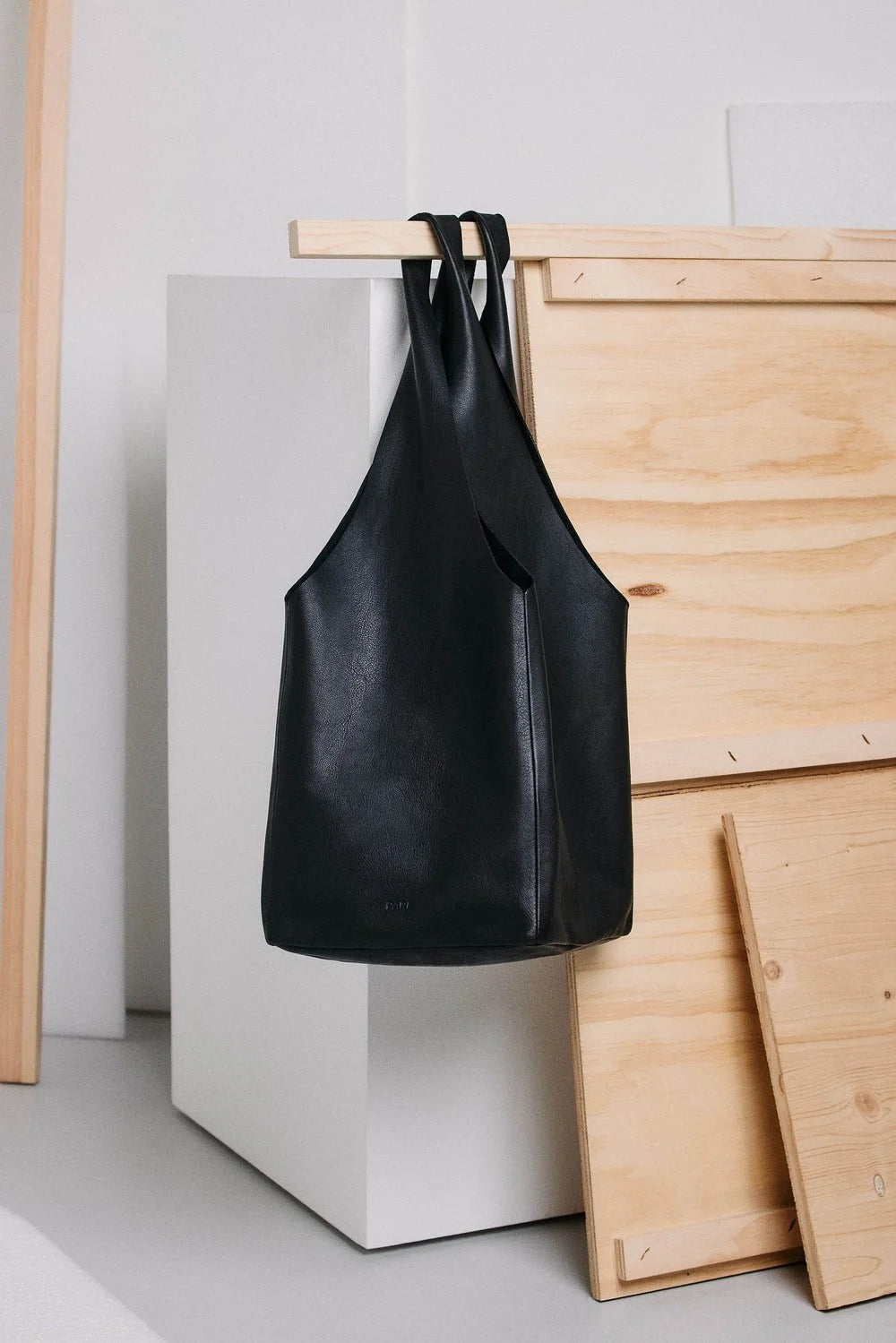 PARK BAGS / SL01 Sac Slouchy carré, noir