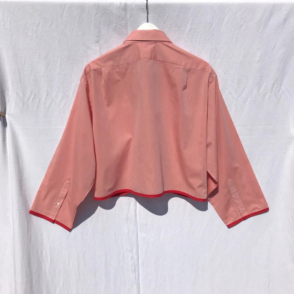stéphanie bircher / chemise courte rose et rouge