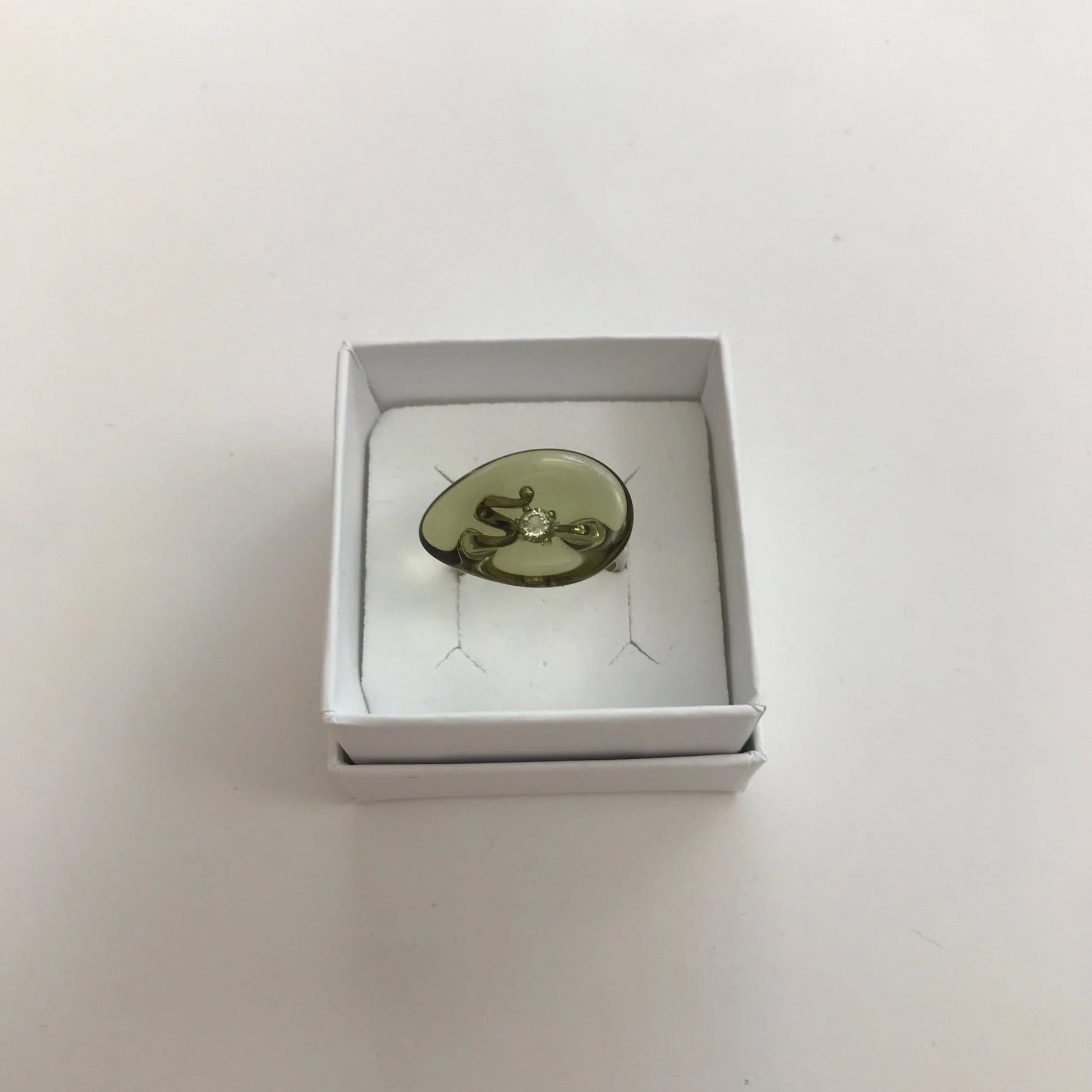 Vanessa Schindler /  Drop ring, R_8 vert-gris