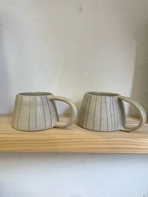Jil Clay / tasse petite beige rayé vertical - anse