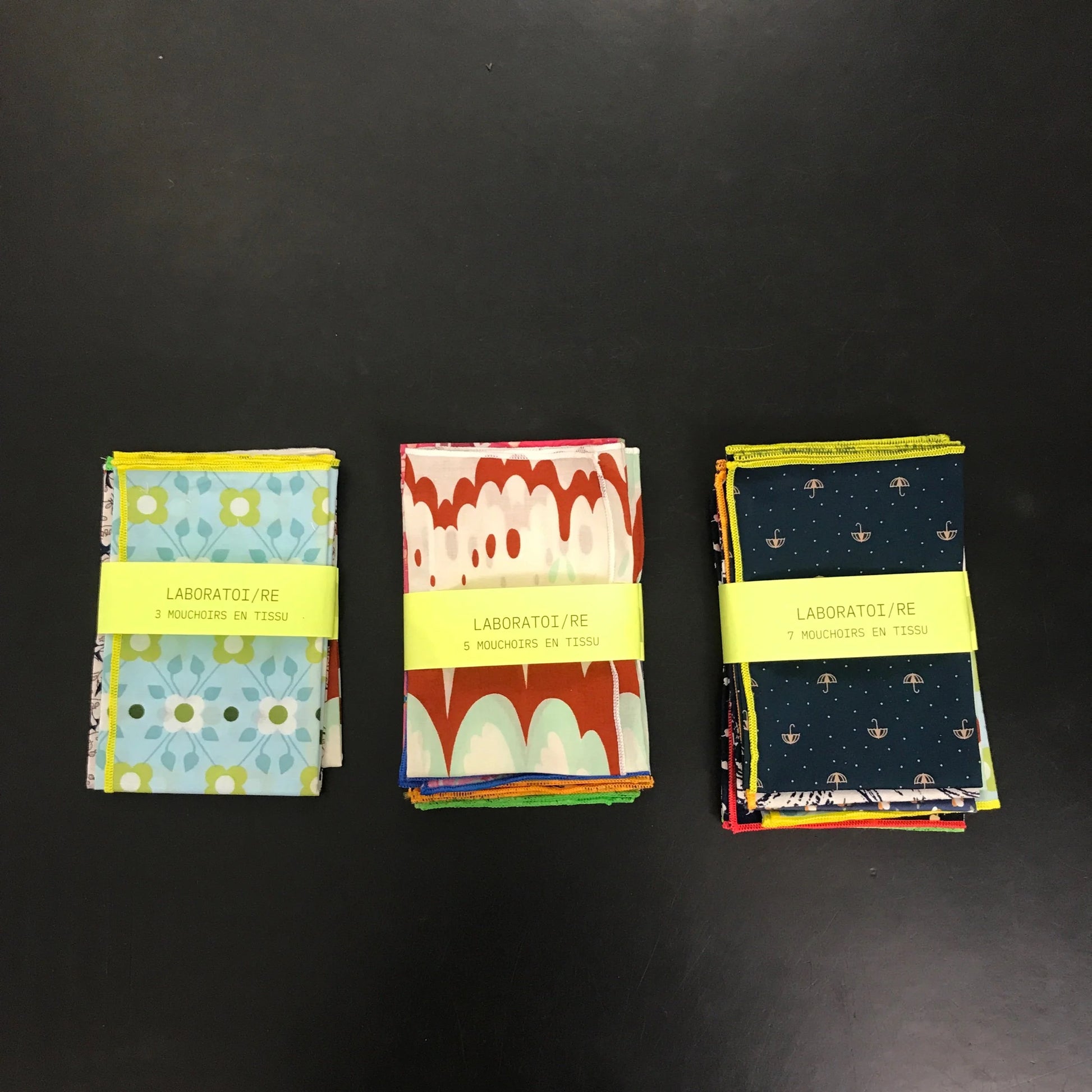 LABO / Lot de mouchoirs en tissu, différents tissus