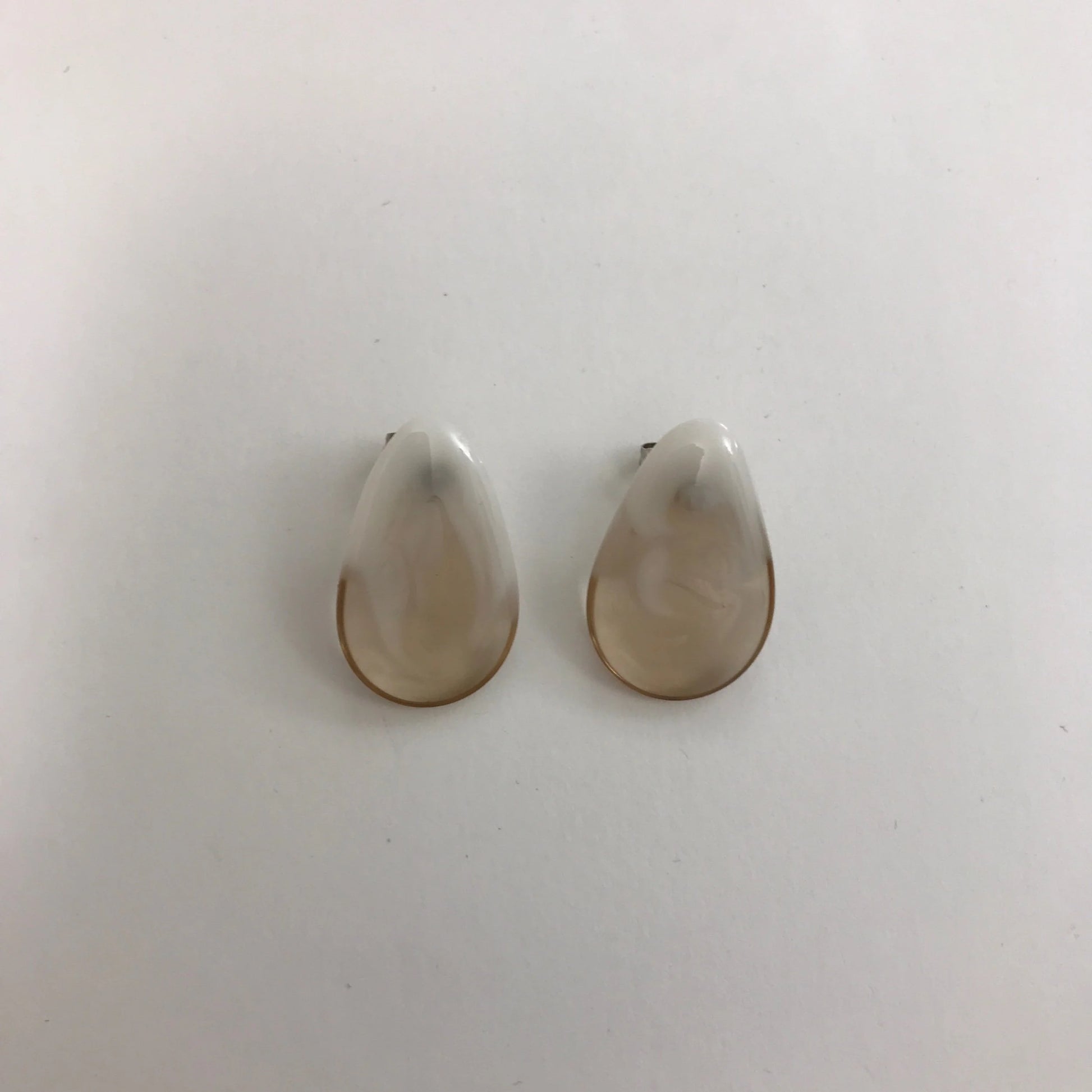 Vanessa Schindler /  BO DROP, D_8 marbré noir beige-blanc