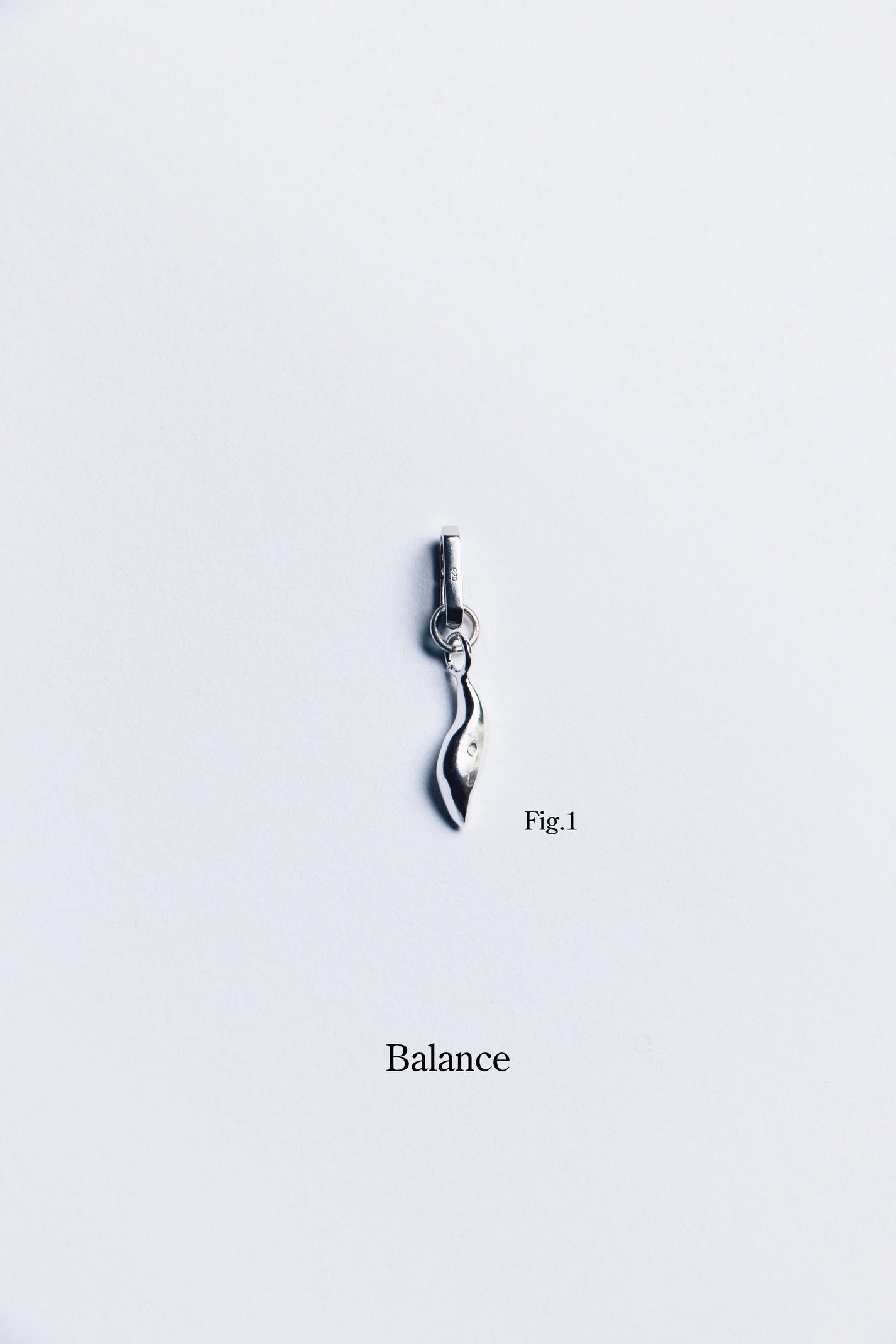 Nebulae / Charm fig 1 : Balance