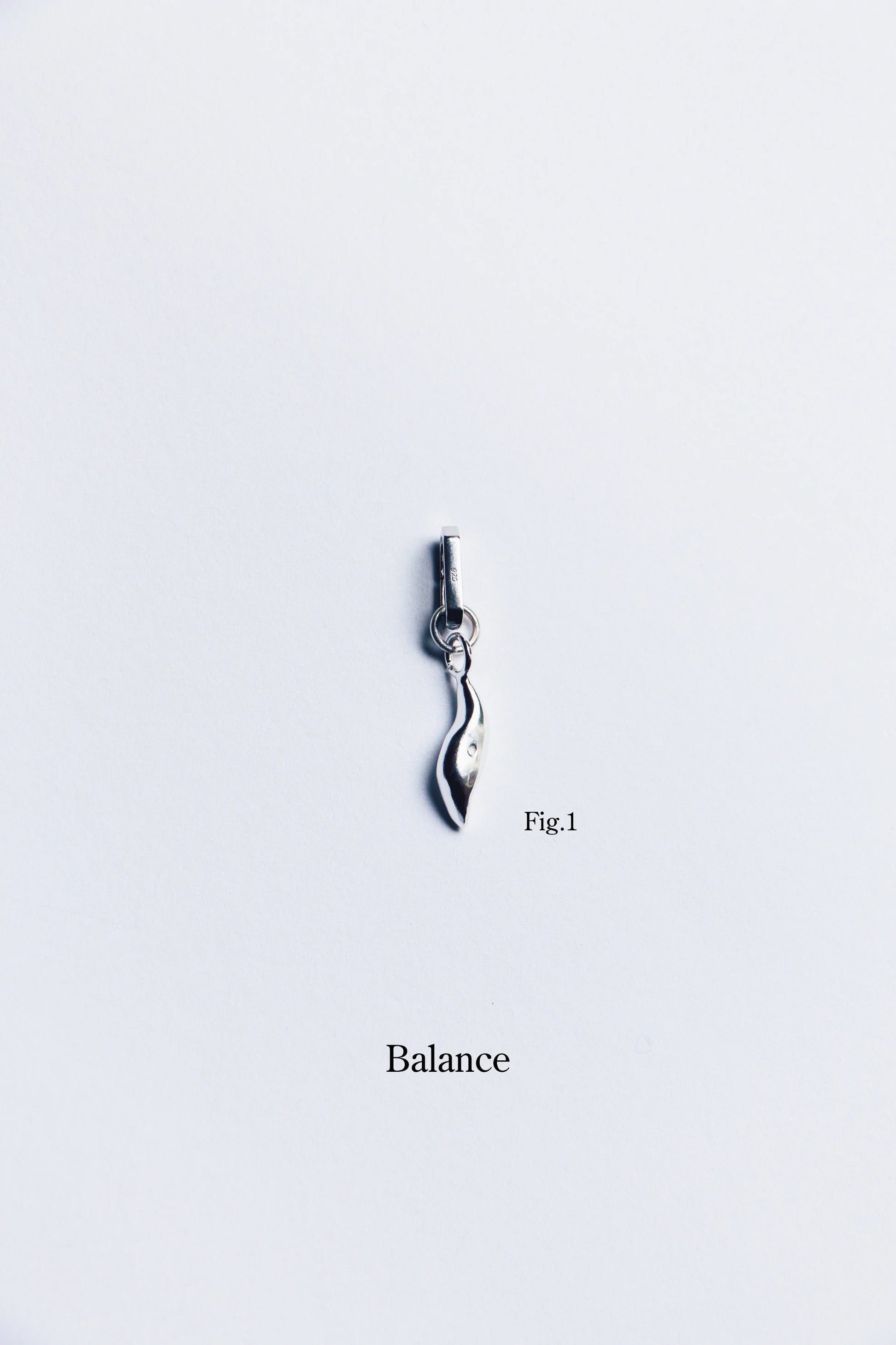 Nebulae / Charm fig 1 : Balance