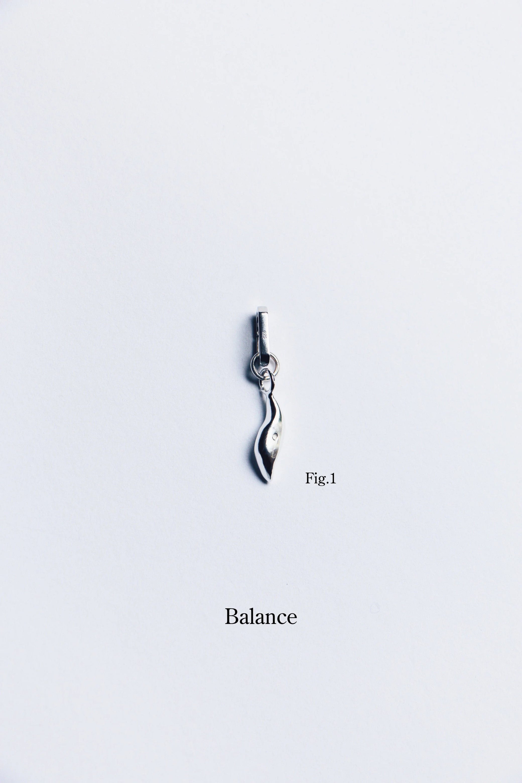 Nebulae / Charm fig 1 : Balance