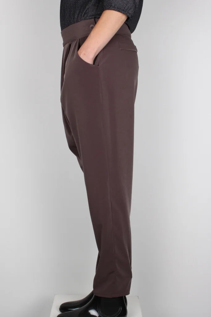 LABORATOIRE / Pantalons Intro, taupe