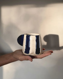 Jil Clay / tasse bleu rayé - anse rempli