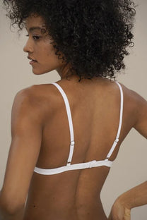 moi-basics / triangle blanc