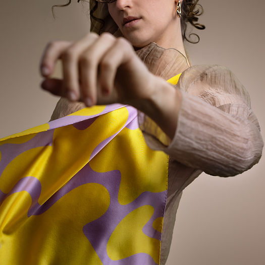 Carré de soie - Vache violette