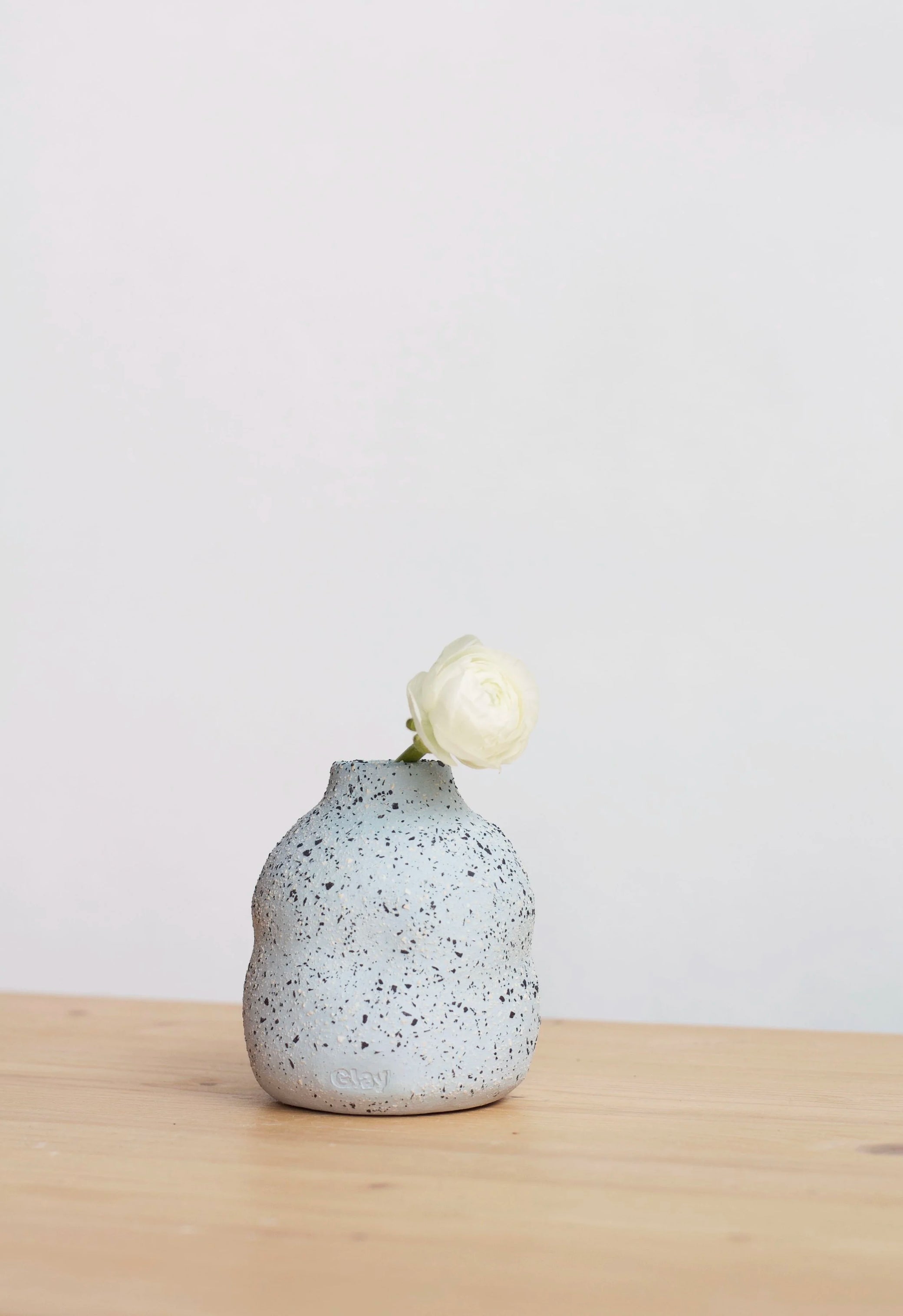 Glay Studio / Petit vase en grès - bleu clair