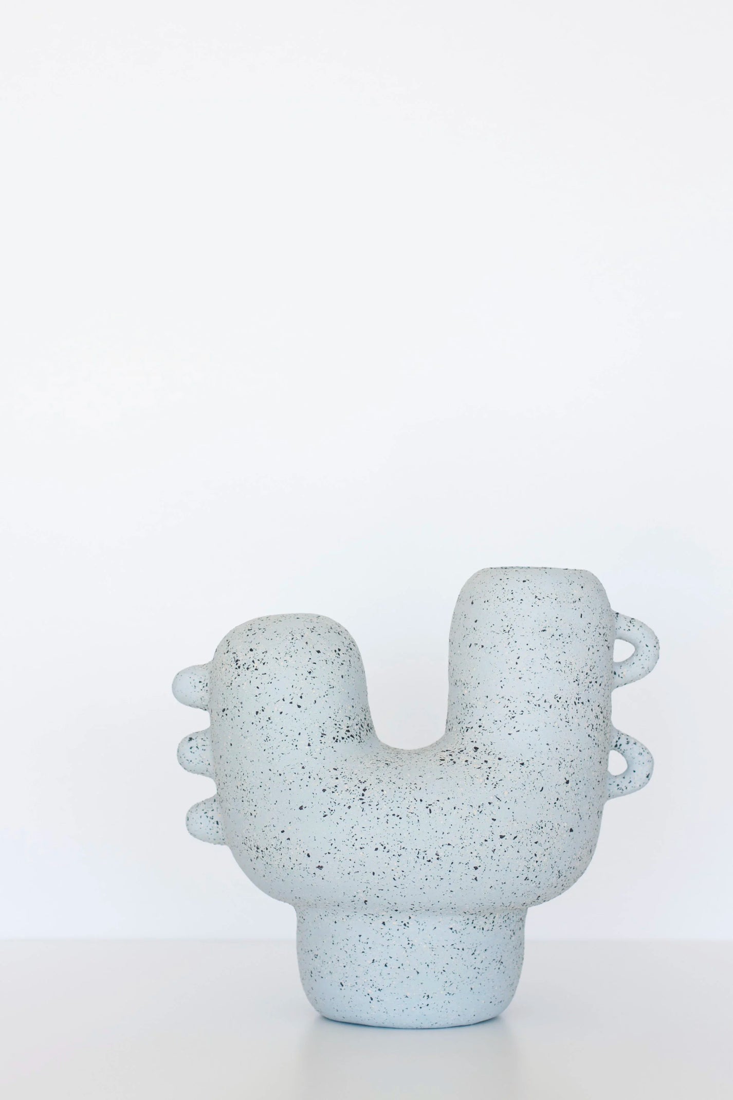 Glay Studio / Vase poule en grès, bleu clair