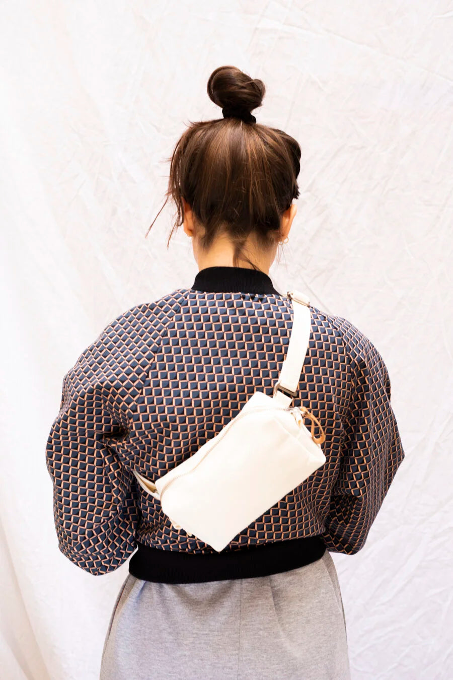 QWSTION / hip pouch / blanc, noir ou gris