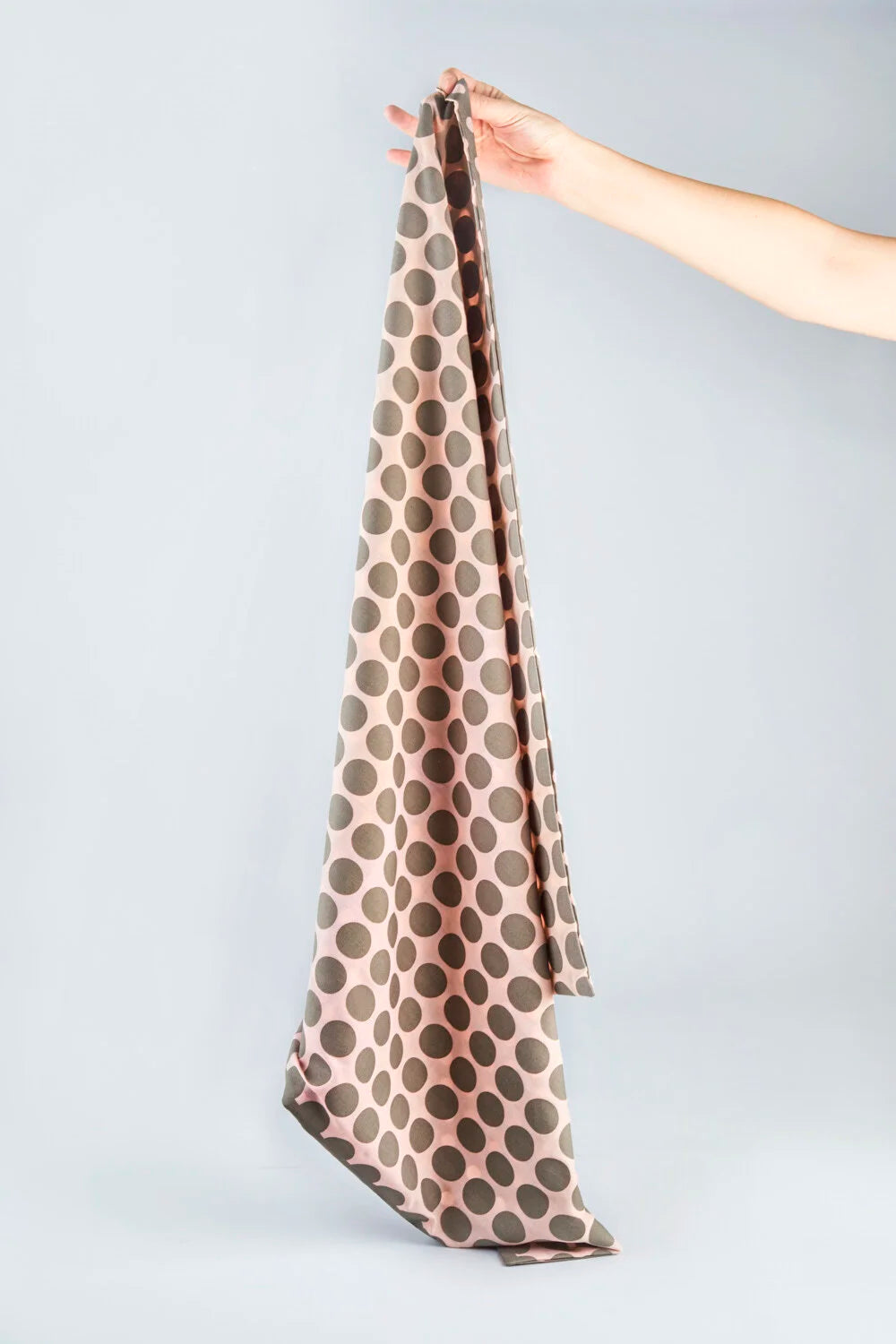 LABORATOIRE / Furoshiki-foulard - gris-rose à pois