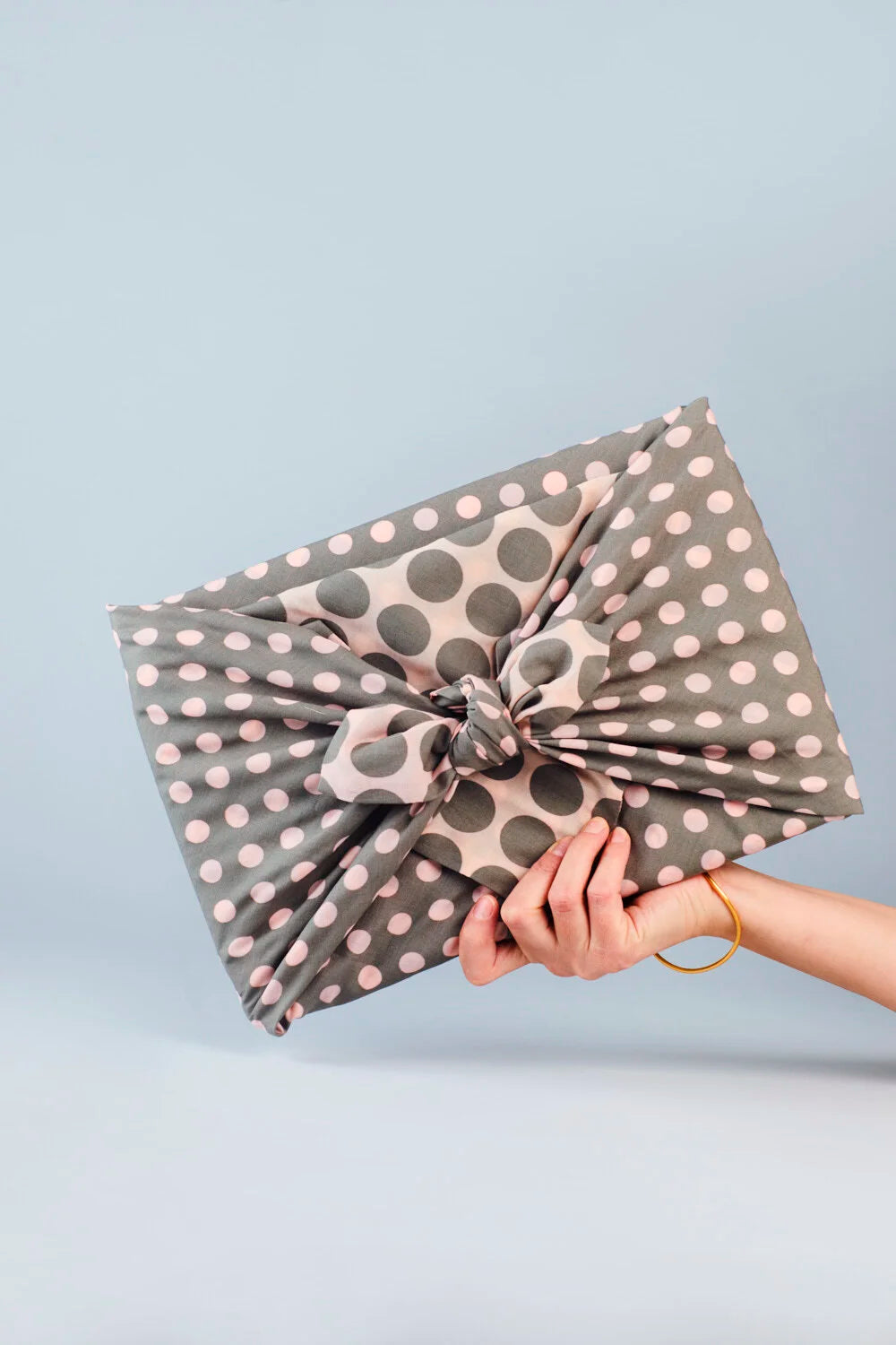 LABORATOIRE / Furoshiki-foulard - gris-rose à pois