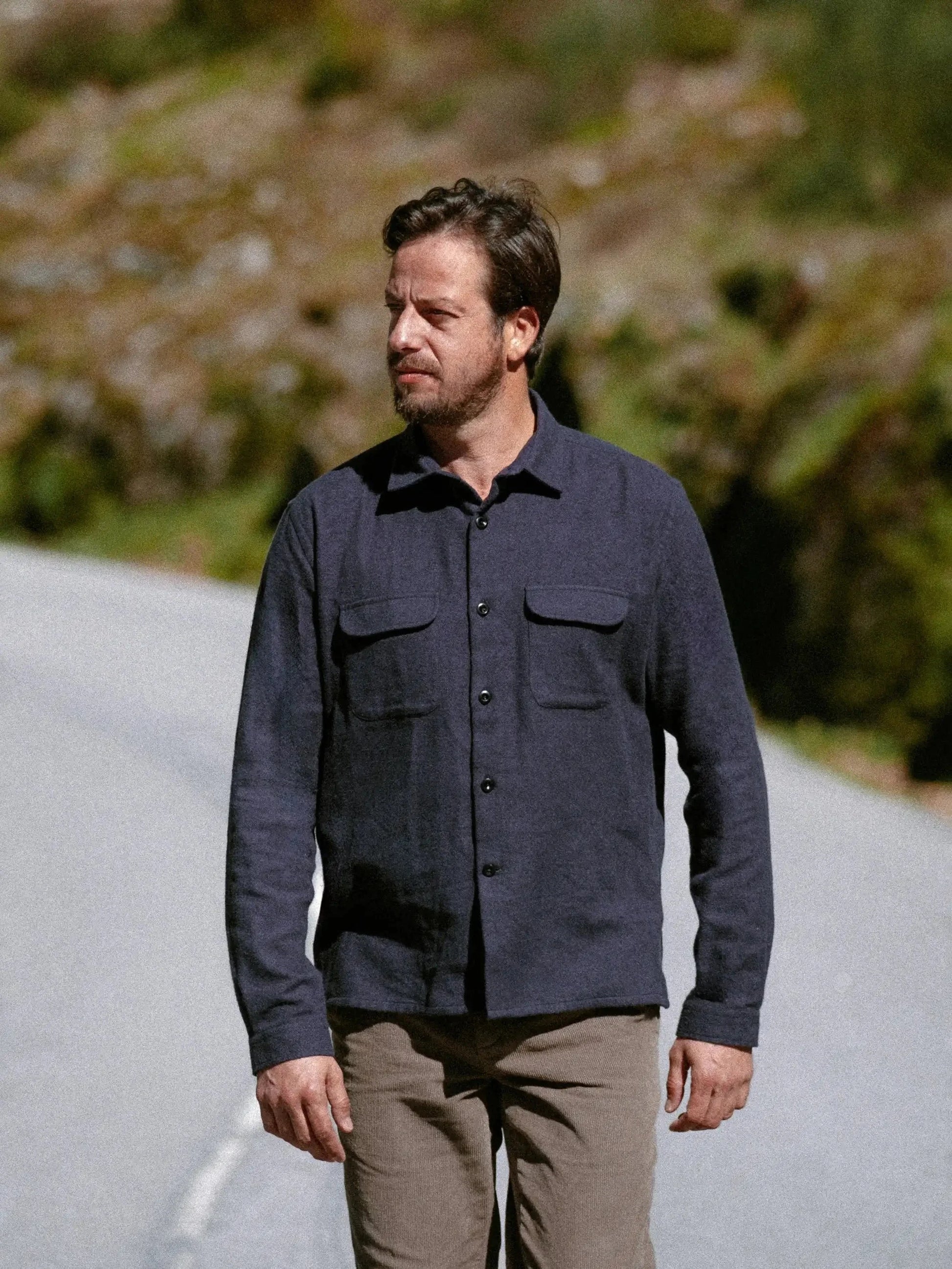 onlineshop-carpasus-nachhaltige-herren-hemden-bio-baumwolle-leinen-schweiz-portugal-Flannel-Shirt-Neve-Marine-Mood-1[1].webp
