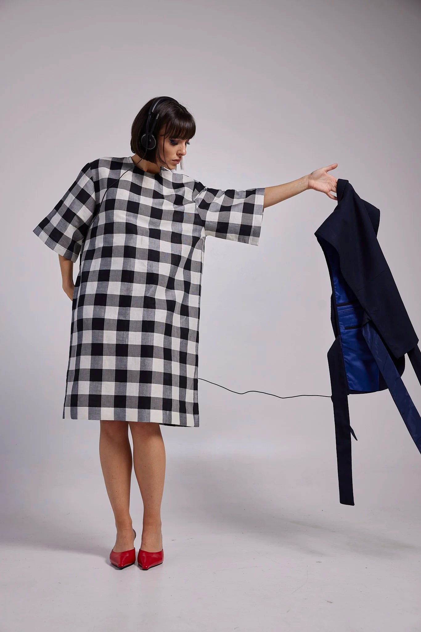 LABORATOIRE / Robe T - carreaux noir et blanc