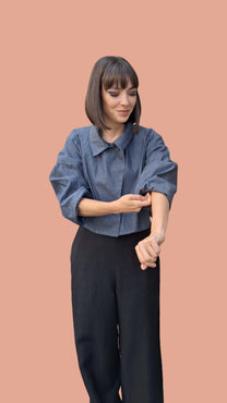 LABORATOIRE / Trench court RE/Sahara, jeans bleu pois