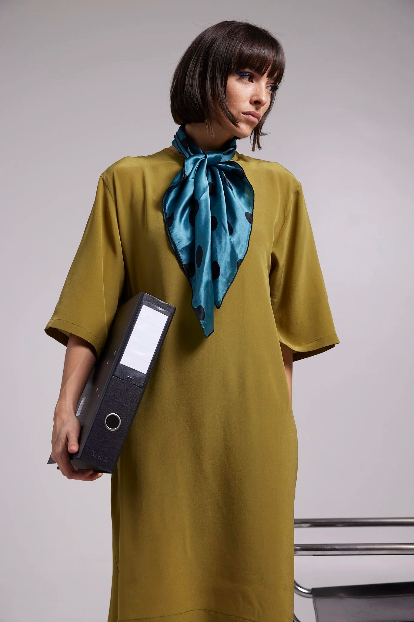 LABORATOIRE / Robe T - soie moutarde