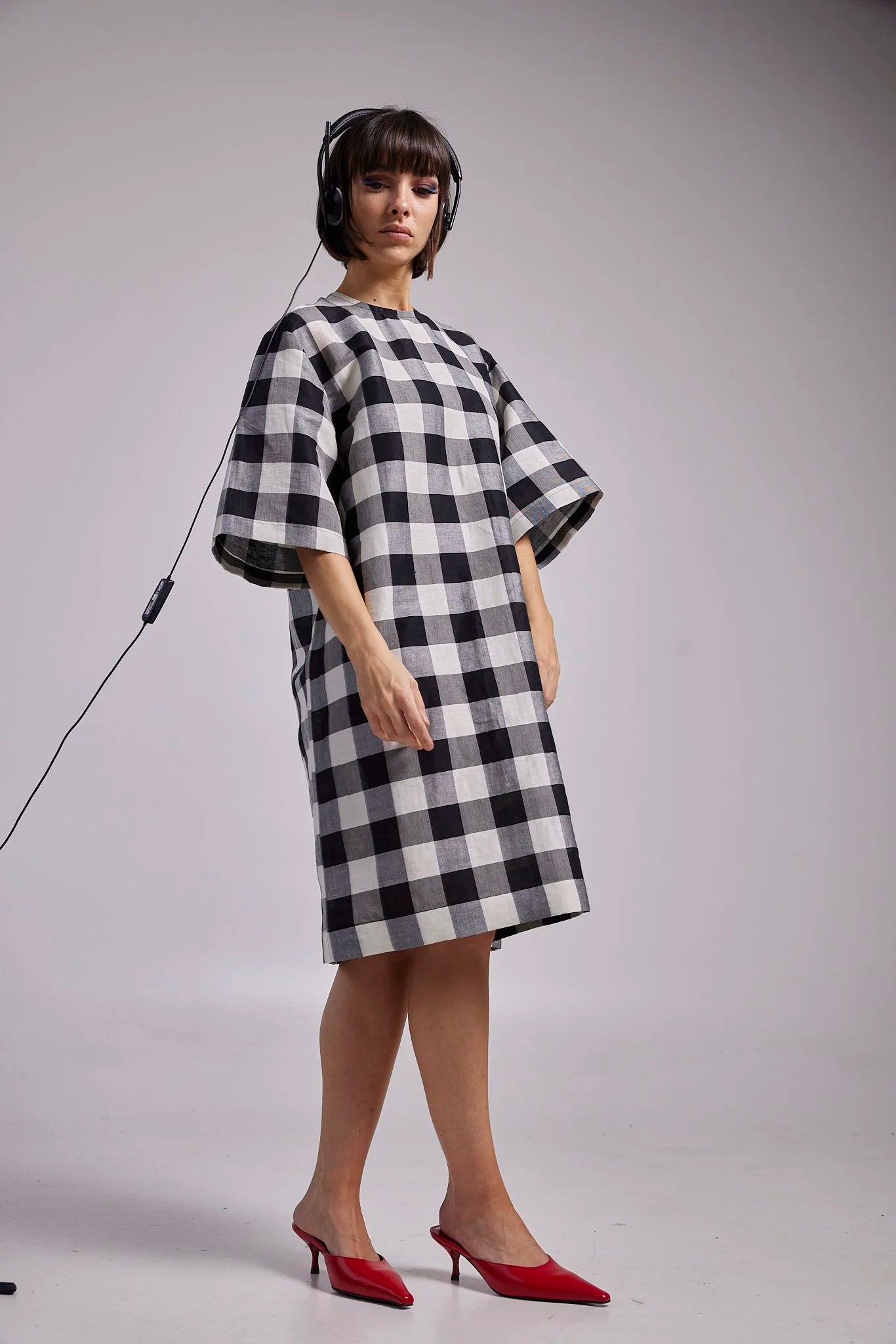 LABORATOIRE / Robe T - carreaux noir et blanc