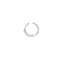 hana kim / Small Earcuff - argent