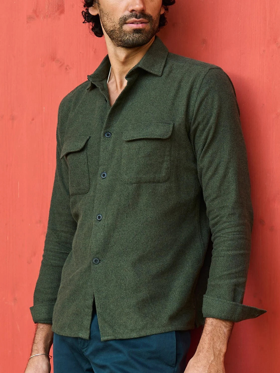 webshop-nachhaltige-hemden-bio-baumwolle-leinen-store-zurich-Carpasus-Flannel-Shirt-Pinho-Moss-Mood-3.2_20f0f4a6-988f-47af-b28e-e00d97e5b94d-639859[1].jpg